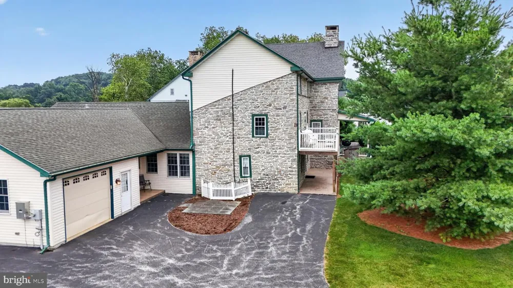 1505 W KINGS HIGHWAY Gap, PA 17527