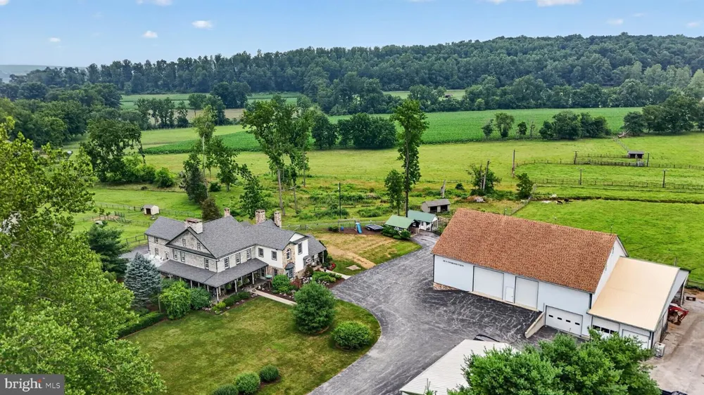 1505 W KINGS HIGHWAY Gap, PA 17527