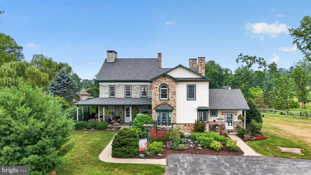 1505 W KINGS HIGHWAY Gap, PA 17527