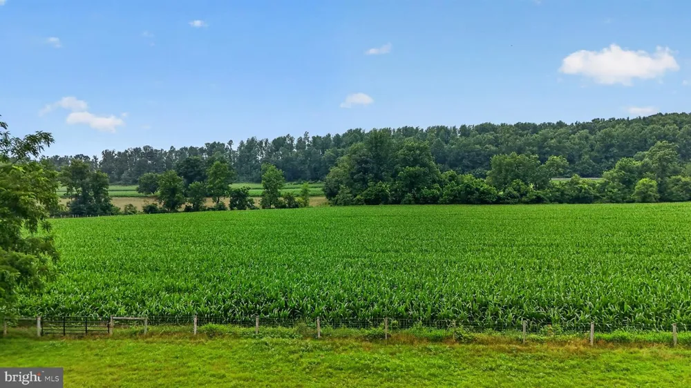 1505 W KINGS HIGHWAY Gap, PA 17527