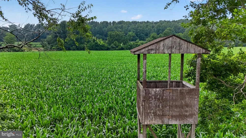 1505 W KINGS HIGHWAY Gap, PA 17527