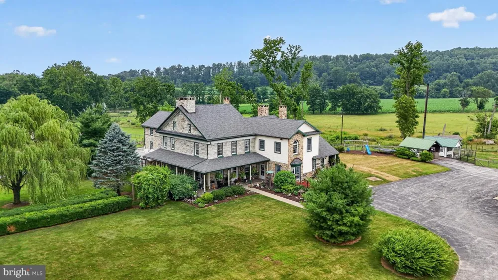 1505 W KINGS HIGHWAY Gap, PA 17527