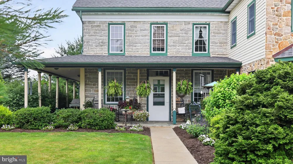 1505 W KINGS HIGHWAY Gap, PA 17527