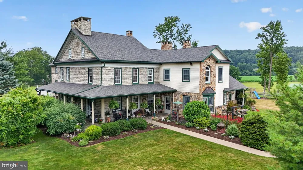 1505 W KINGS HIGHWAY Gap, PA 17527