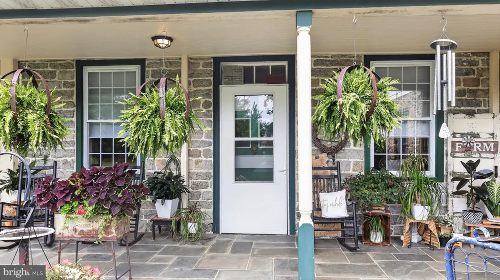 1505 W KINGS HIGHWAY Gap, PA 17527