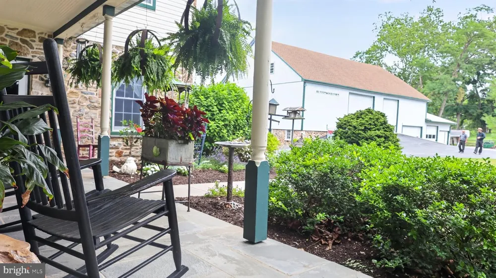 1505 W KINGS HIGHWAY Gap, PA 17527