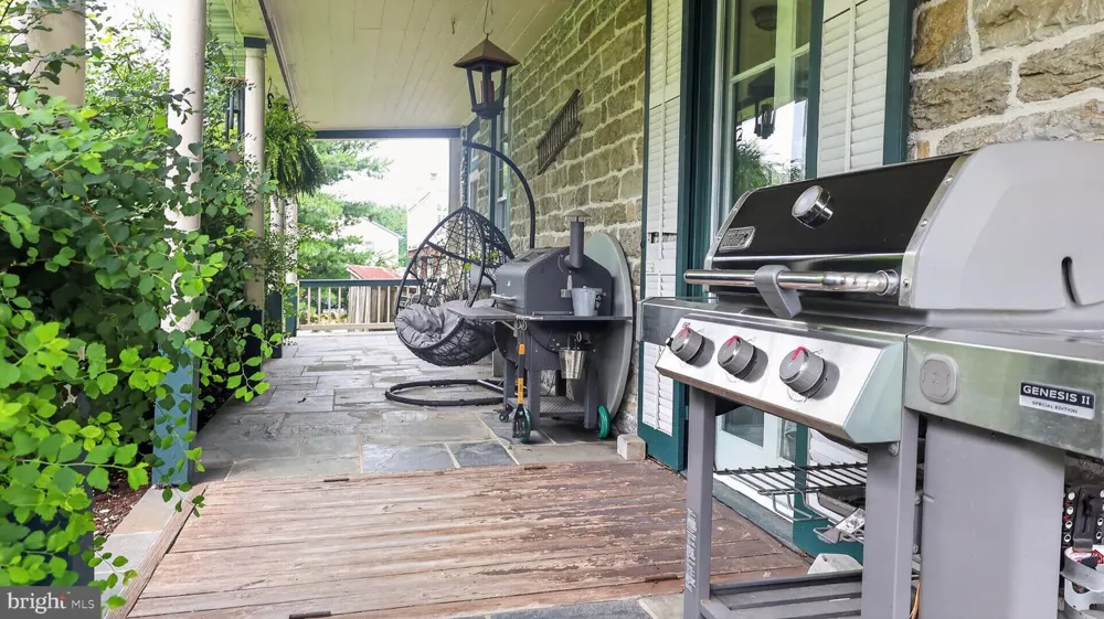 1505 W KINGS HIGHWAY Gap, PA 17527