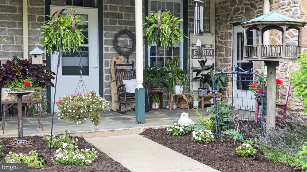 1505 W KINGS HIGHWAY Gap, PA 17527