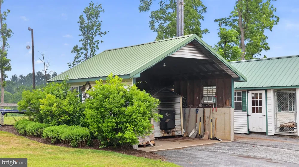 1505 W KINGS HIGHWAY Gap, PA 17527