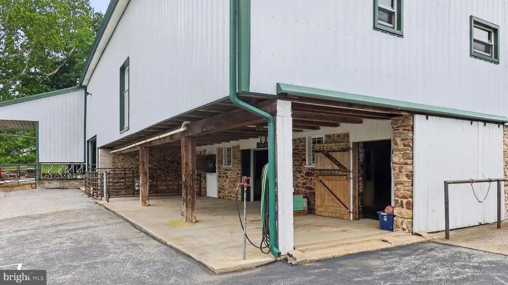 1505 W KINGS HIGHWAY Gap, PA 17527