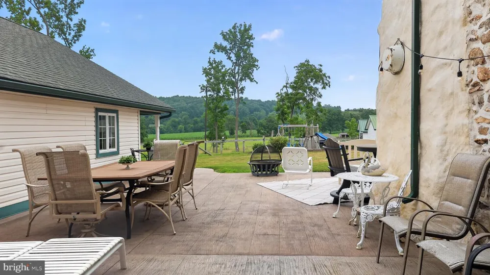 1505 W KINGS HIGHWAY Gap, PA 17527