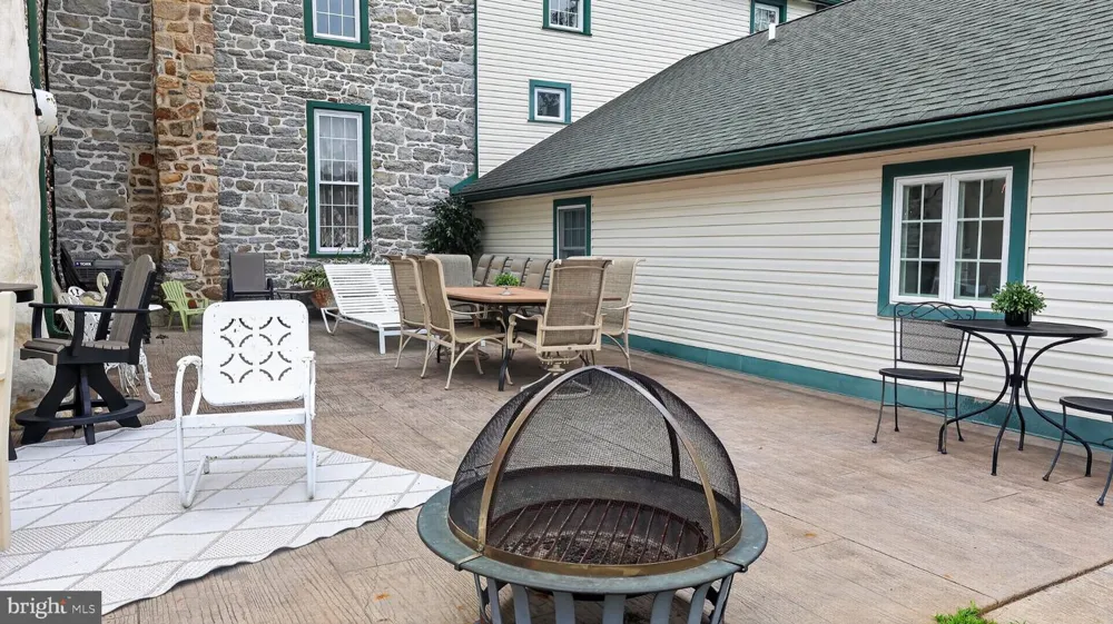 1505 W KINGS HIGHWAY Gap, PA 17527