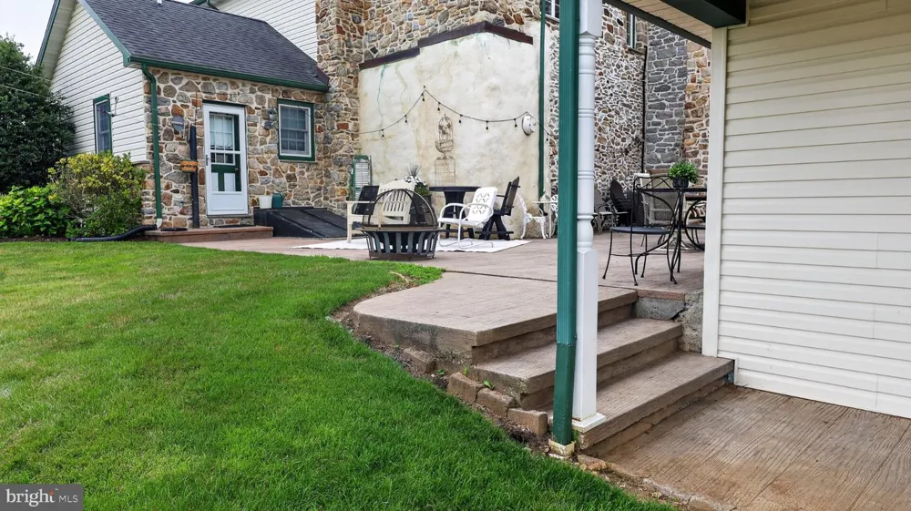 1505 W KINGS HIGHWAY Gap, PA 17527