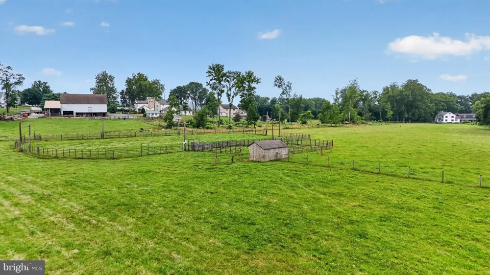 1505 W KINGS HIGHWAY Gap, PA 17527