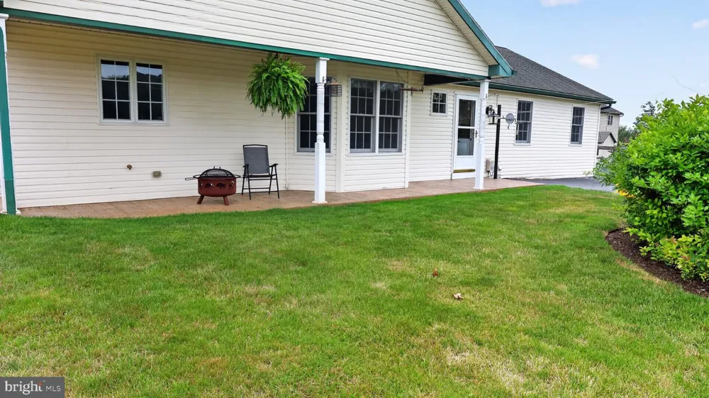 1505 W KINGS HIGHWAY Gap, PA 17527