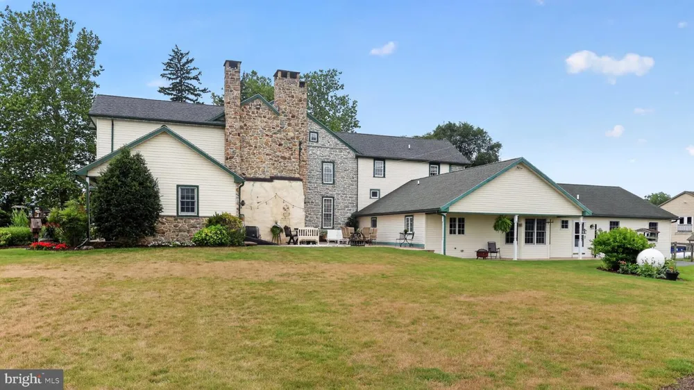 1505 W KINGS HIGHWAY Gap, PA 17527