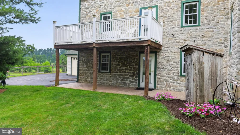 1505 W KINGS HIGHWAY Gap, PA 17527