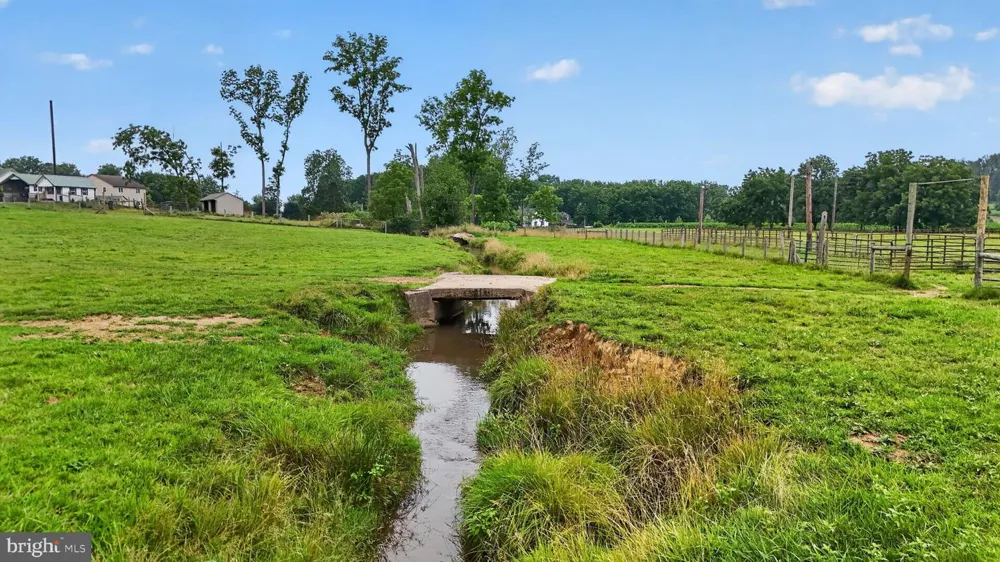 1505 W KINGS HIGHWAY Gap, PA 17527