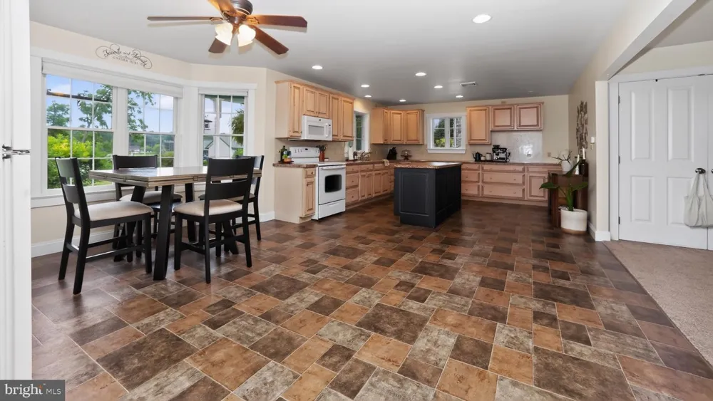 1505 W KINGS HIGHWAY Gap, PA 17527