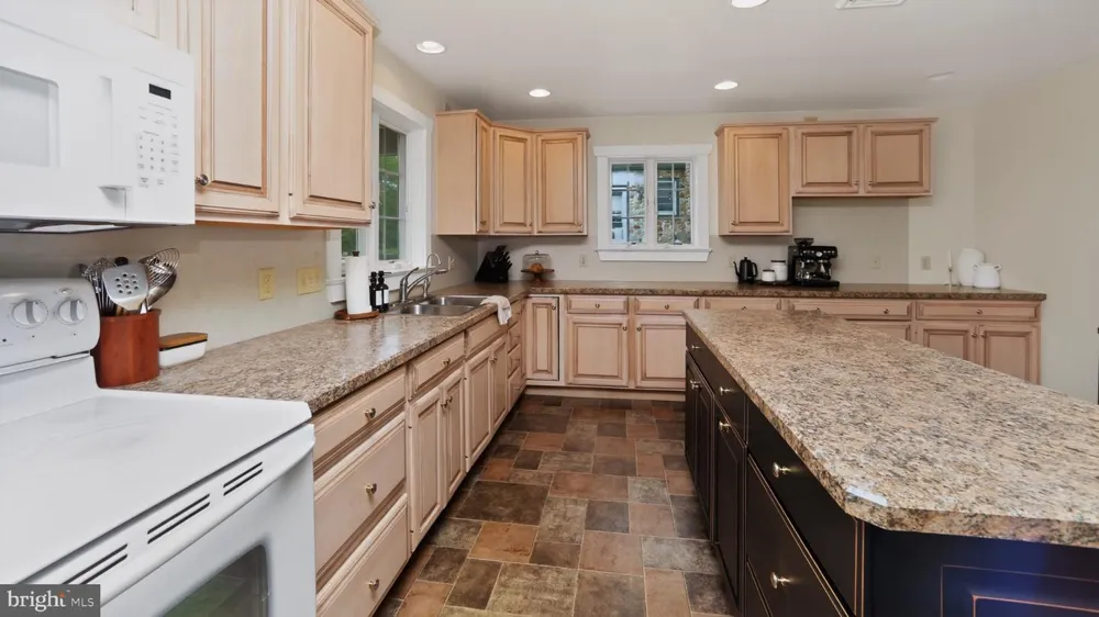 1505 W KINGS HIGHWAY Gap, PA 17527