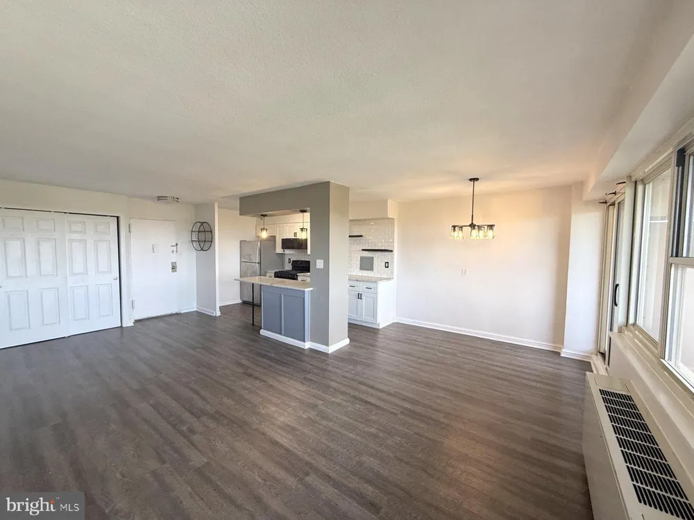 1102 BARCLAY TOWERS Cherry Hill, NJ 08034