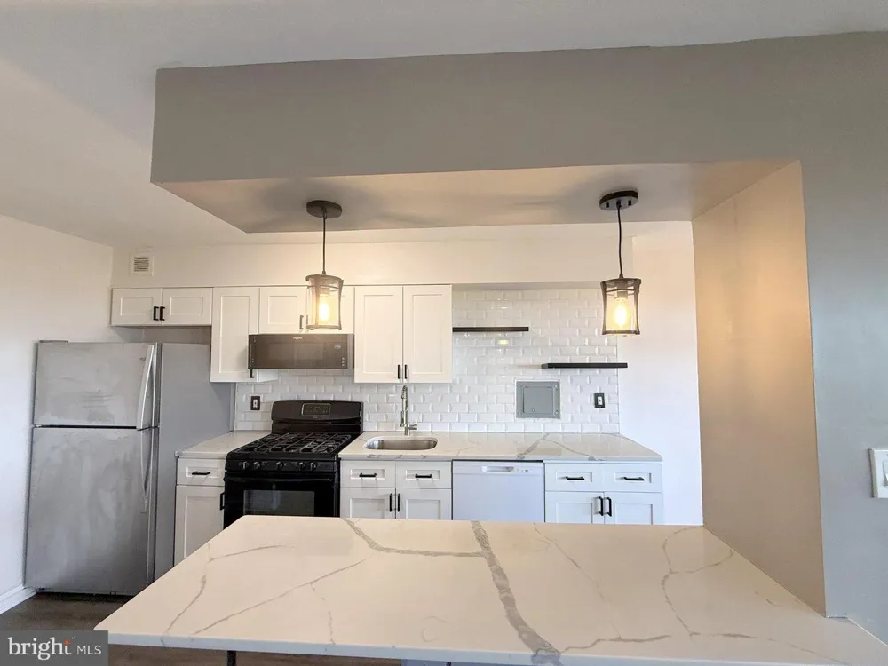 1102 BARCLAY TOWERS Cherry Hill, NJ 08034