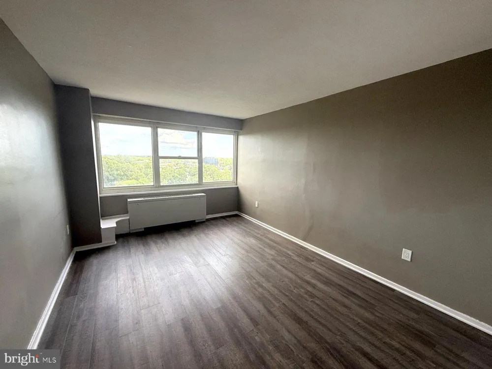 1102 BARCLAY TOWERS Cherry Hill, NJ 08034