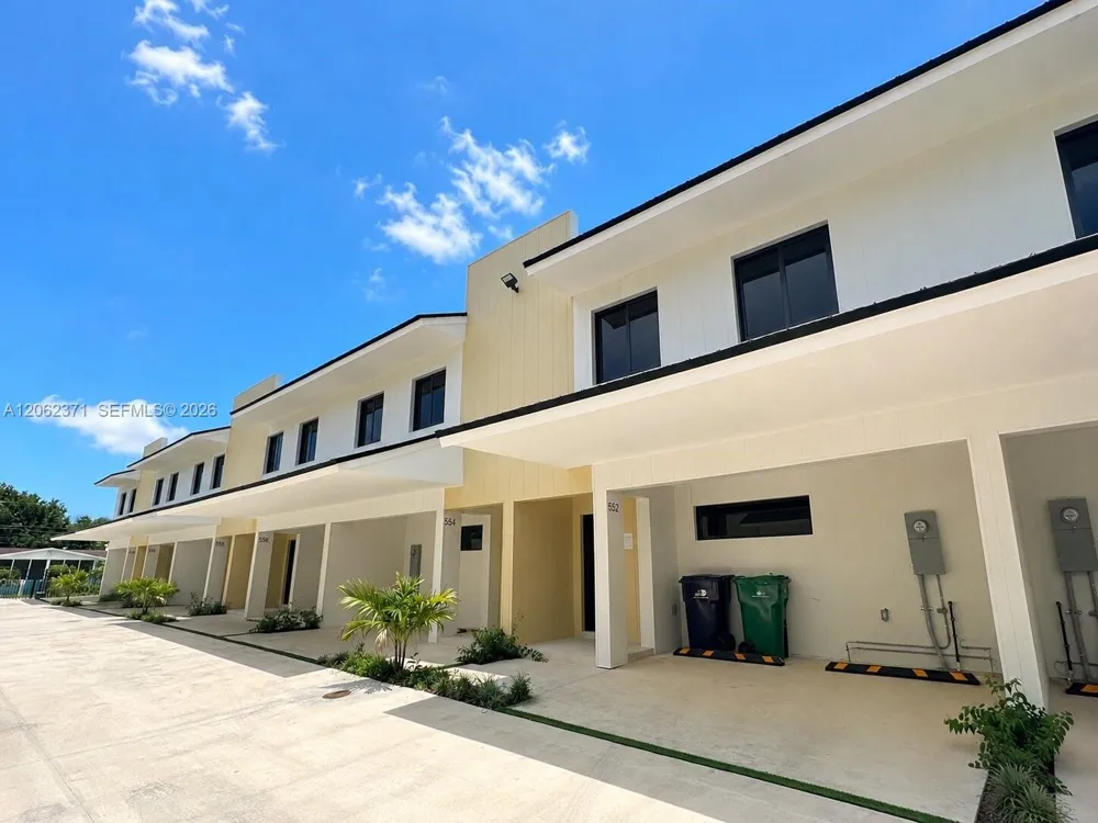 552 NW 7th St #6 Florida City, FL 33034