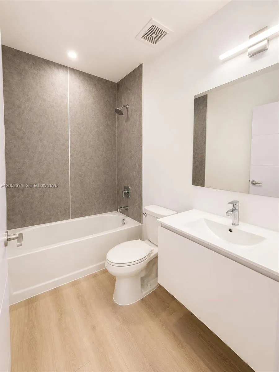 552 NW 7th St #6 Florida City, FL 33034