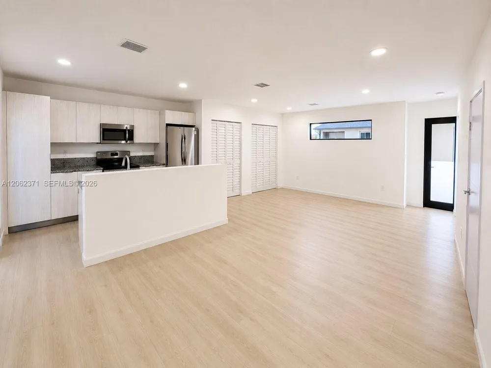 552 NW 7th St #6 Florida City, FL 33034