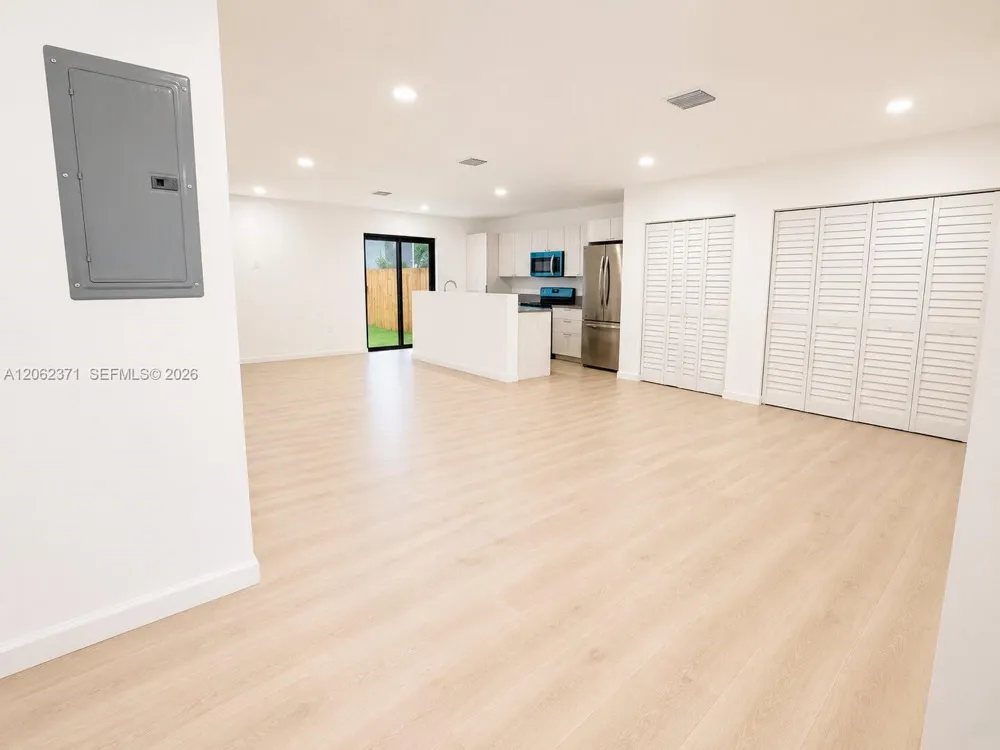 552 NW 7th St #6 Florida City, FL 33034