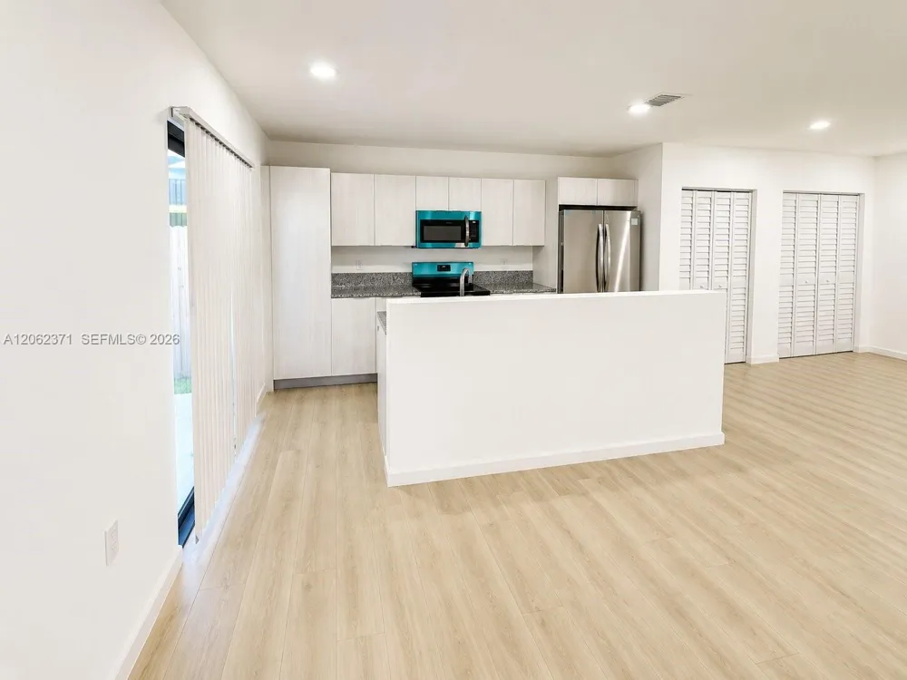 552 NW 7th St #6 Florida City, FL 33034
