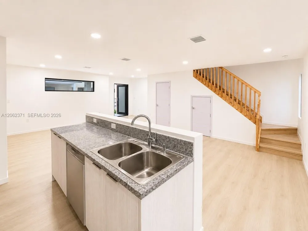 552 NW 7th St #6 Florida City, FL 33034