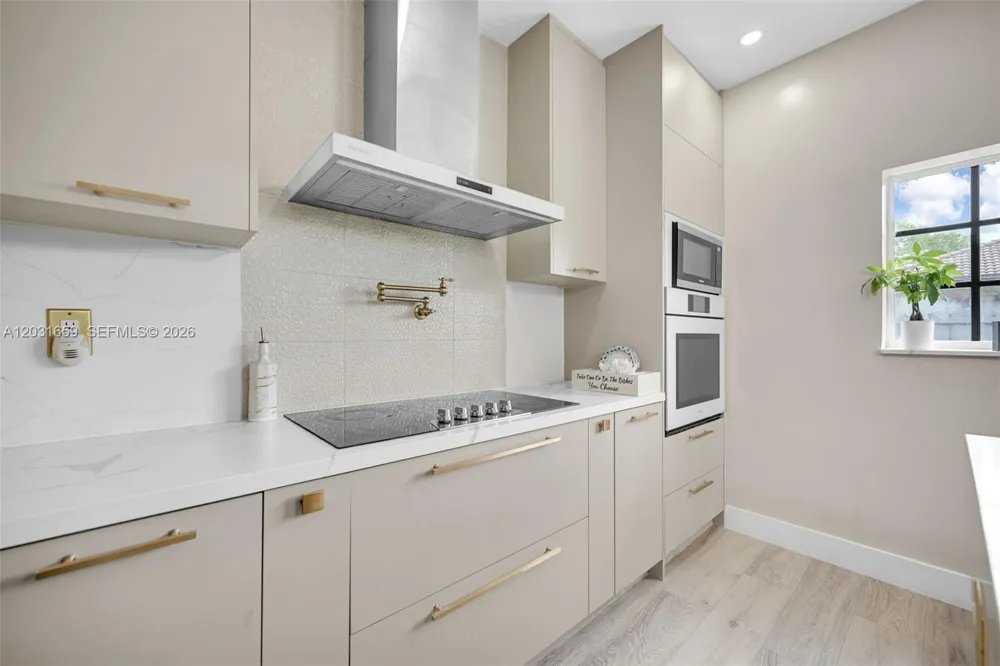 14402 SW 157th Path Miami, FL 33196