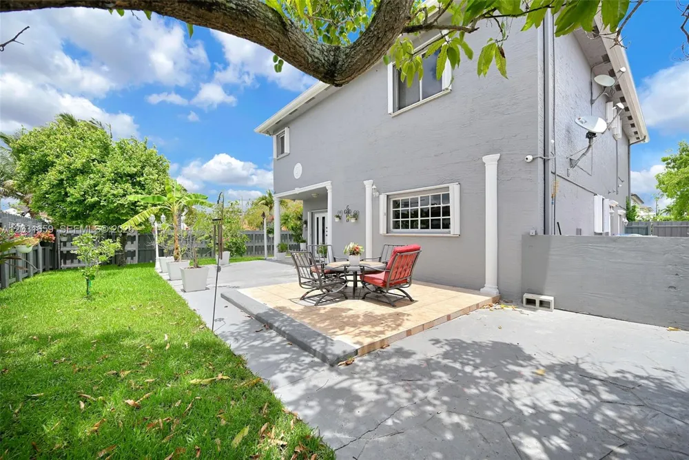 14402 SW 157th Path Miami, FL 33196