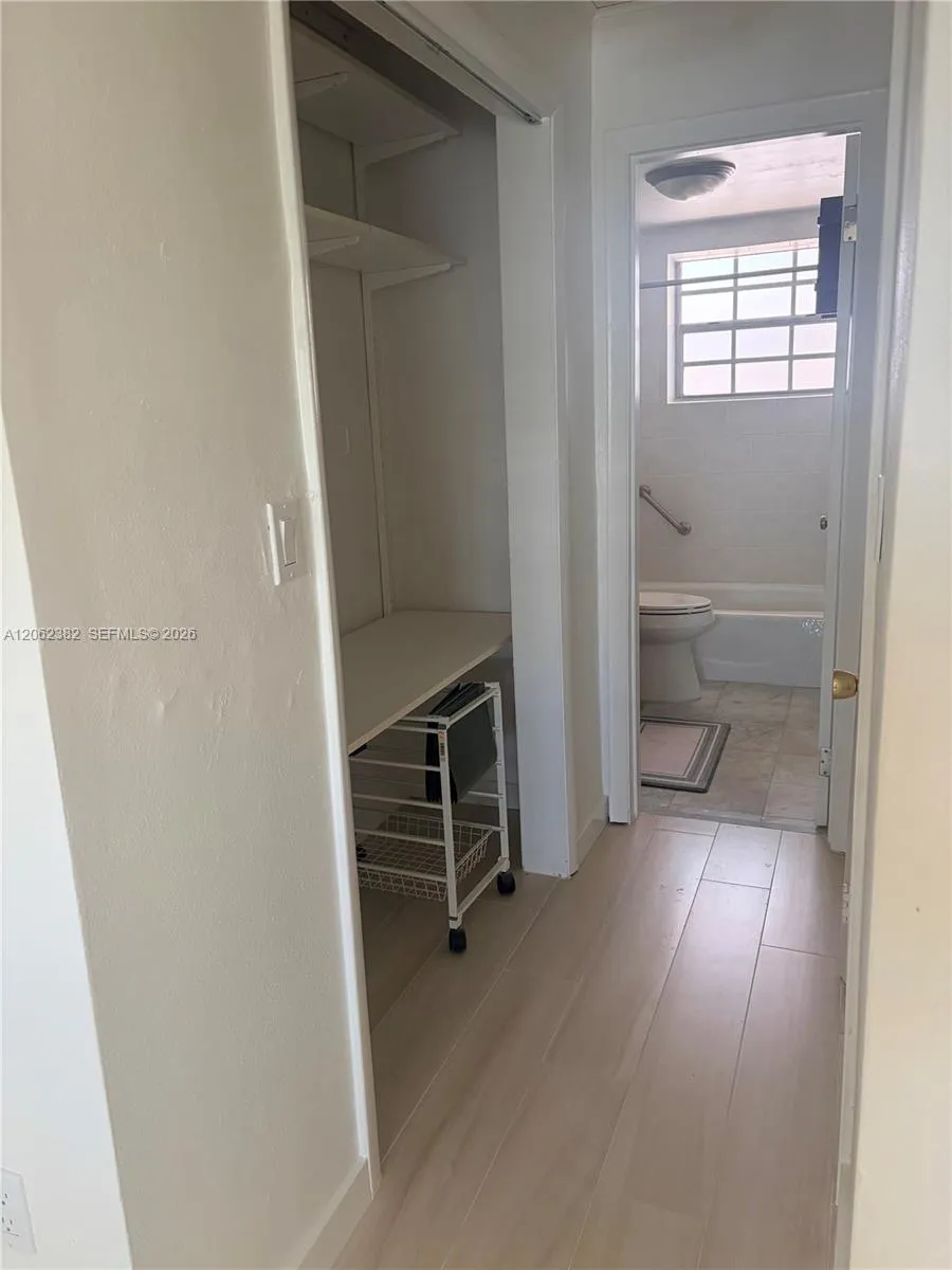 251 Galen Dr #302 Key Biscayne, FL 33149