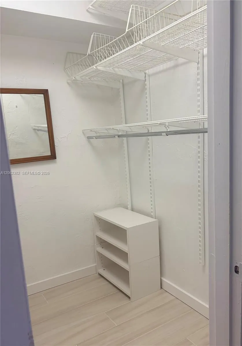 251 Galen Dr #302 Key Biscayne, FL 33149