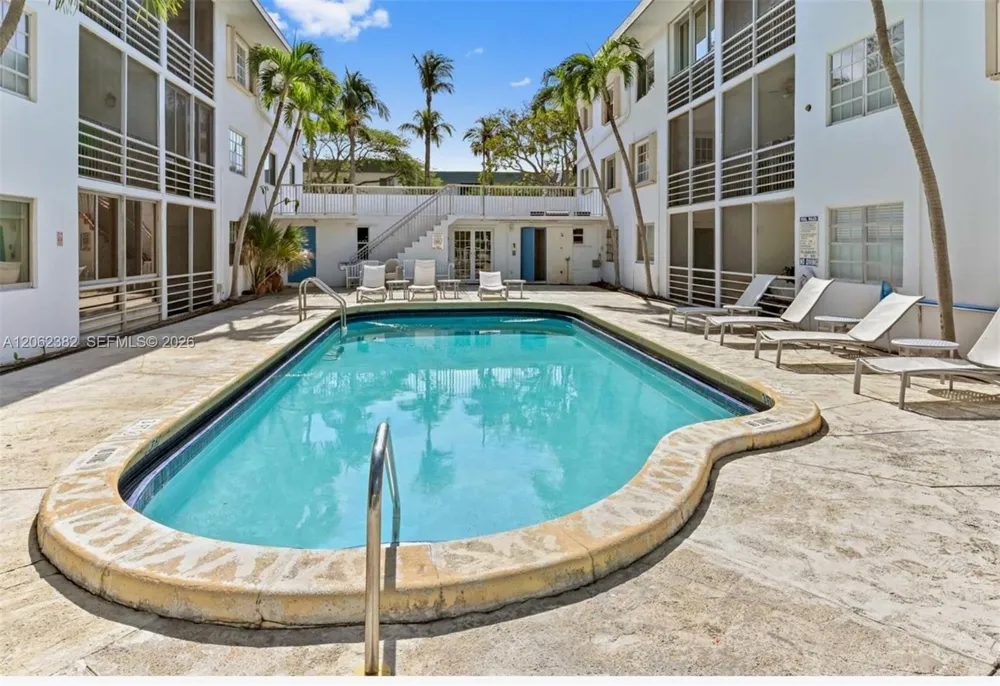 251 Galen Dr #302 Key Biscayne, FL 33149