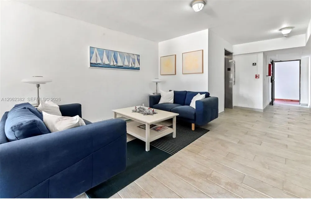 251 Galen Dr #302 Key Biscayne, FL 33149