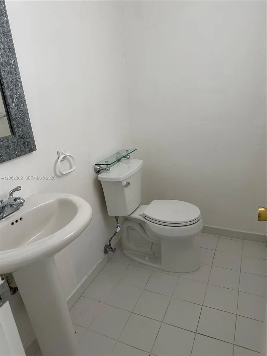 251 Galen Dr #302 Key Biscayne, FL 33149