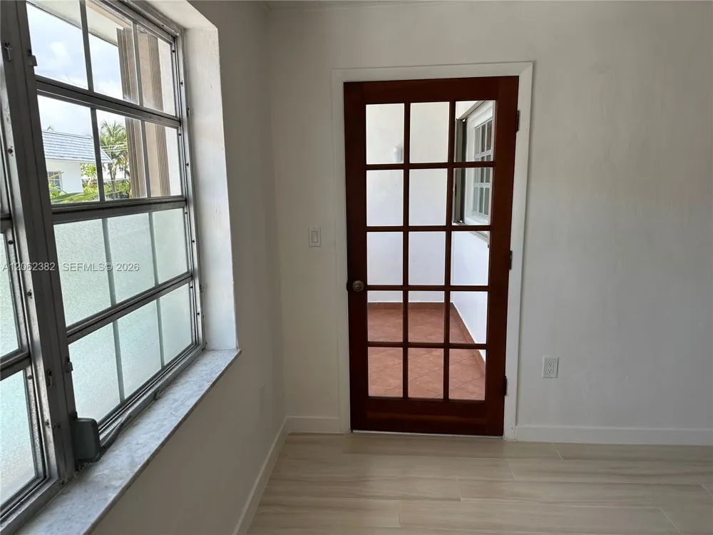 251 Galen Dr #302 Key Biscayne, FL 33149