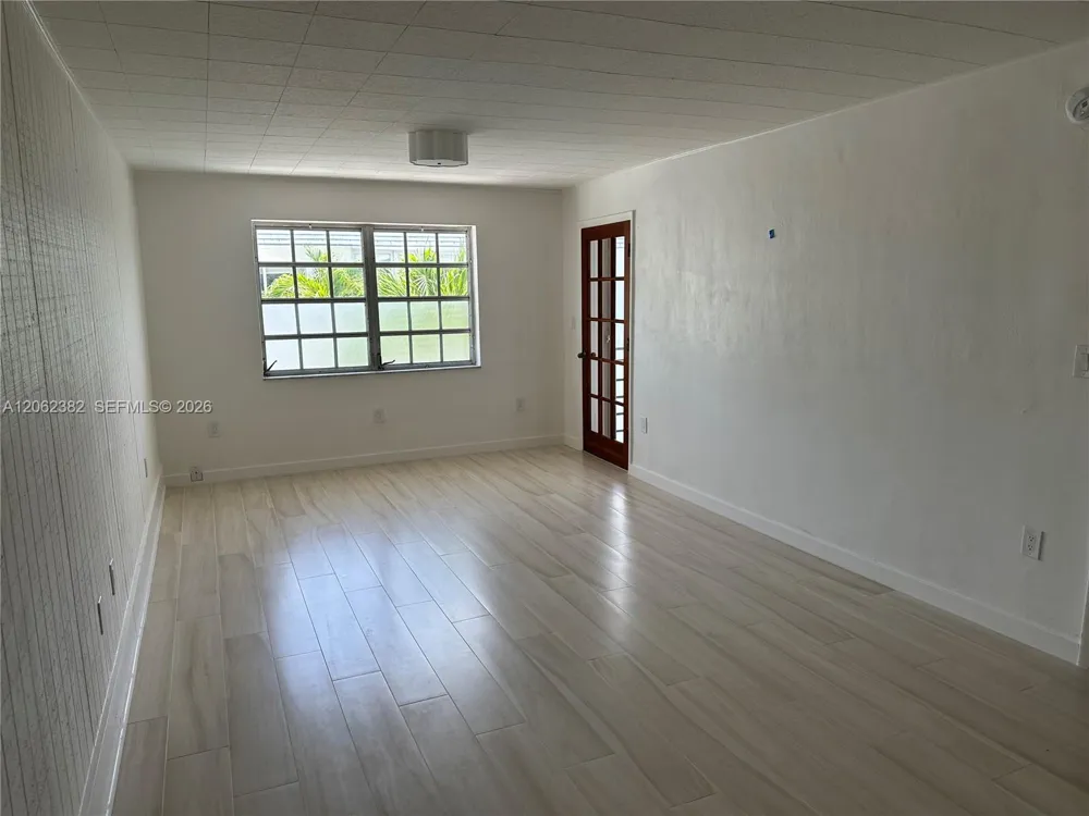 251 Galen Dr #302 Key Biscayne, FL 33149