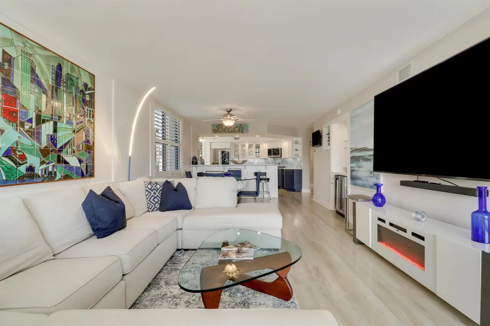 515 Bay Colony Drive Juno Beach, FL 33408