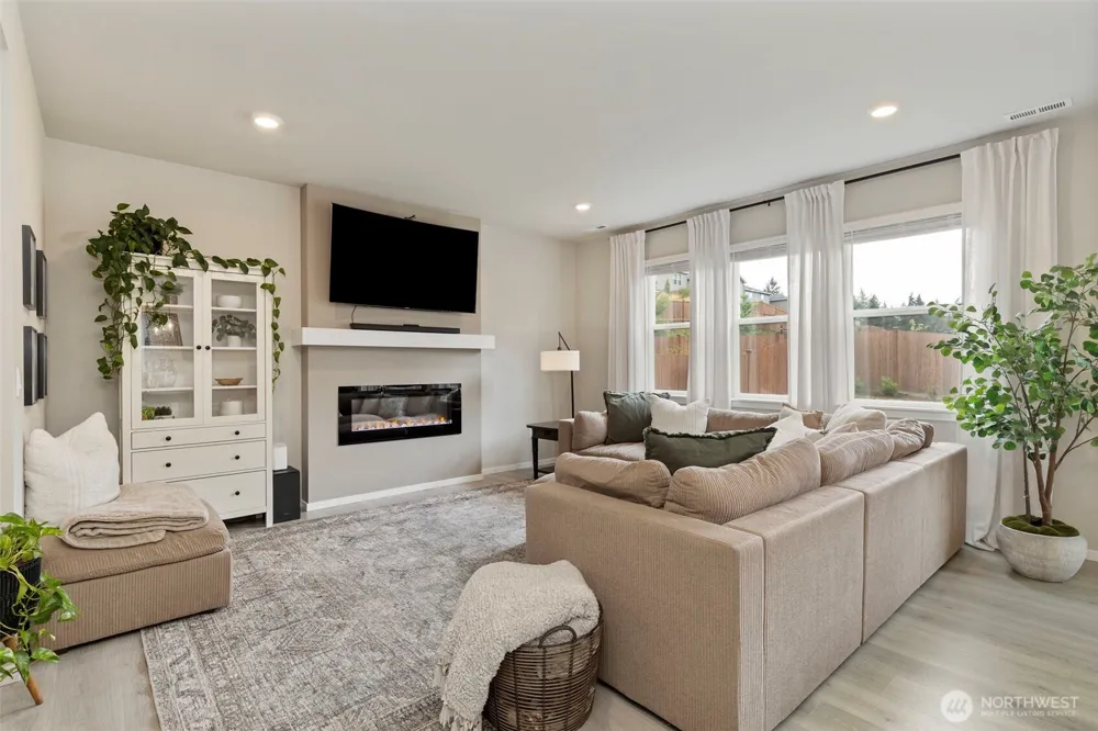 1607 NE Calavista Street Poulsbo, WA 98370