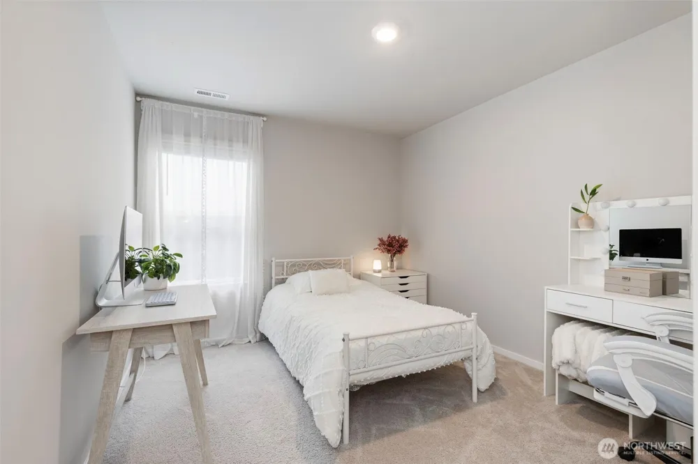 1607 NE Calavista Street Poulsbo, WA 98370