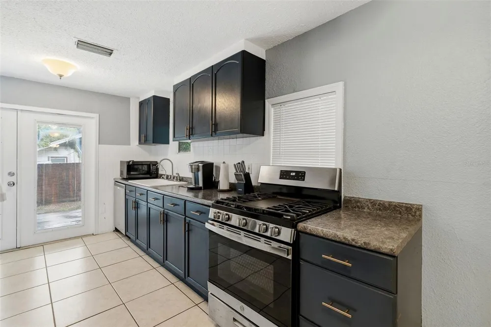 1171 HIGHLAND COURT St Petersburg, FL 33701