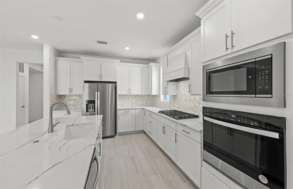 16526 ENNIS PLACE Bradenton, FL 34212