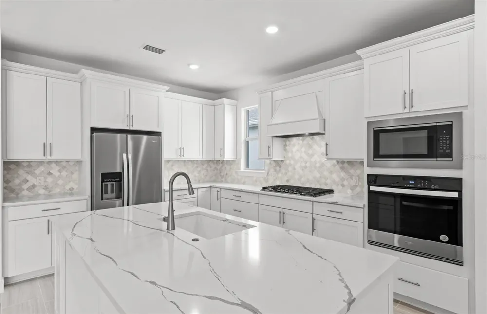 16526 ENNIS PLACE Bradenton, FL 34212