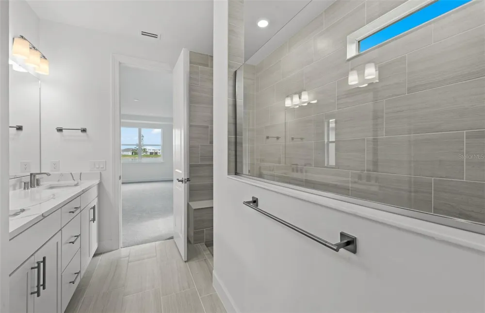 16526 ENNIS PLACE Bradenton, FL 34212