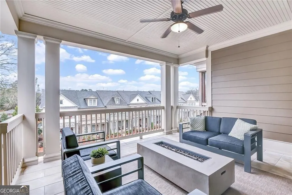 61 Bourbon ST Senoia, GA 30276